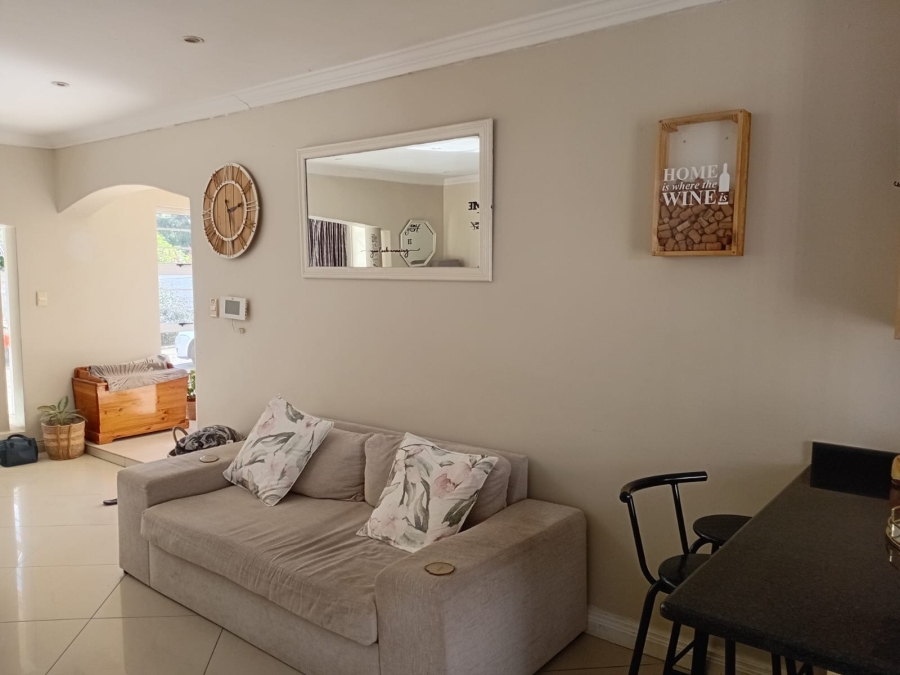 To Let 3 Bedroom Property for Rent in Beacon Bay North Eastern Cape